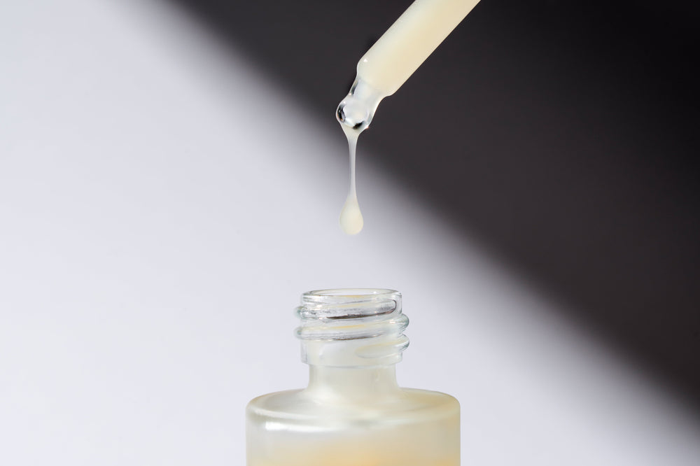 Acido ialuronico viso uomo: benefici e uso corretto