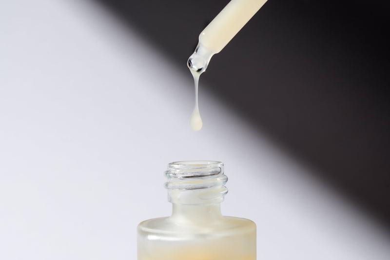 Acido ialuronico viso uomo: benefici e uso corretto